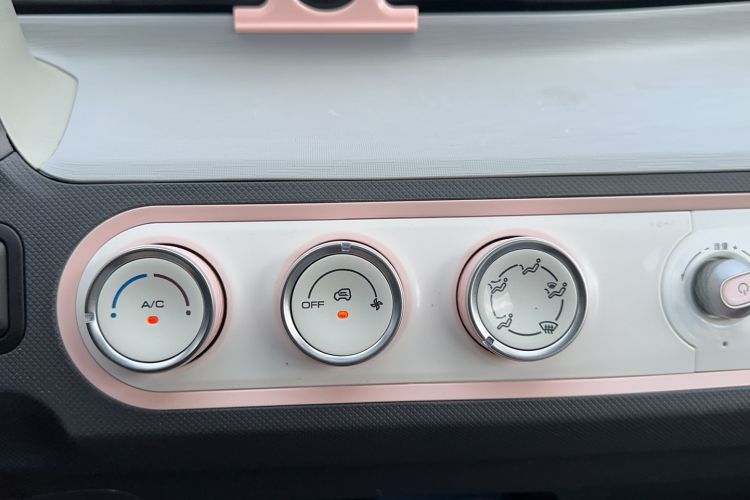 Used Wuling Hongguang MINIEV 2022 Macaron Premium Model – Lithium Iron Phosphate