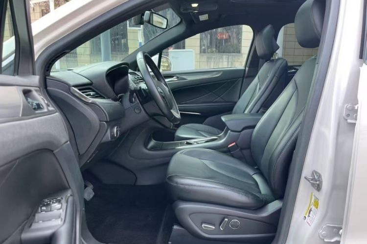 Used Lincoln MKC 2017 2.0T Two-Wheel Drive Deluxe Edition
