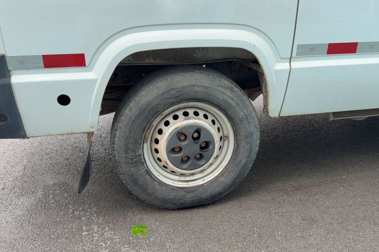 Used Iveco Daily 2017 2.8T V35 Box Truck 3 Seats 43S5
