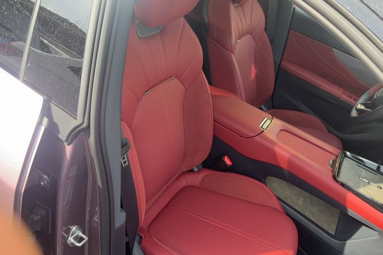 Used Lynk & Co 07 2026 Model 126 Long-Range Ultra H7 Right Front Seat