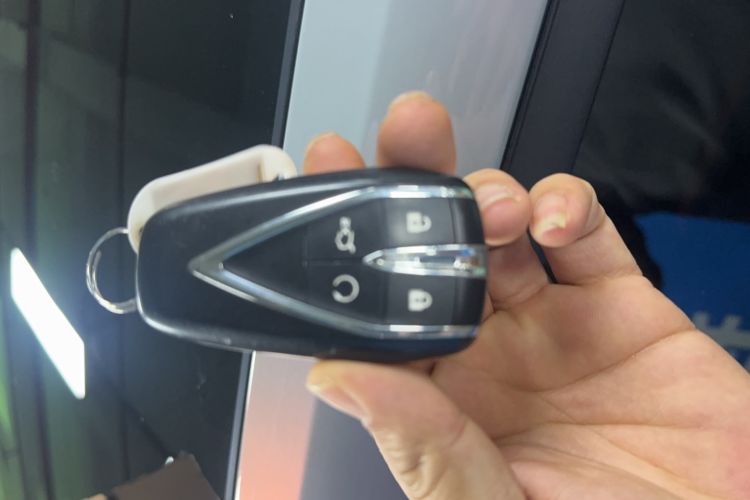 Used CHANGAN UNI-V 2024 1.5T Smart Navigation Version Vehicle Key