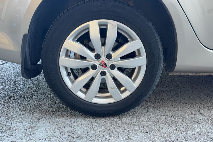 Used Roewe 350 2015 1.5L Automatic Luxury Sunroof Edition
