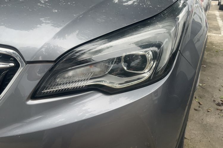 Used Buick Envision 2018 28T Four-Wheel Drive Luxury Model
