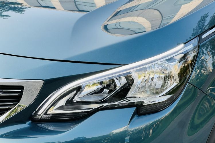 Used Peugeot 5008 2017 380THP 7-Seater Elite Edition
