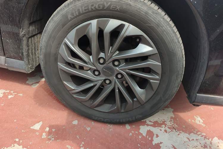 Used SAIC MAXUS G50 2019 1.5T First Edition Automatic Luxury Version 6 Seats Right Front Wheel Hub