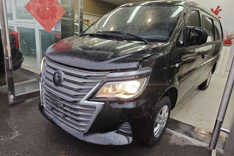 Used FORTHING Lingzhi 2023 M5L 1.6L Base Model 5 Seats