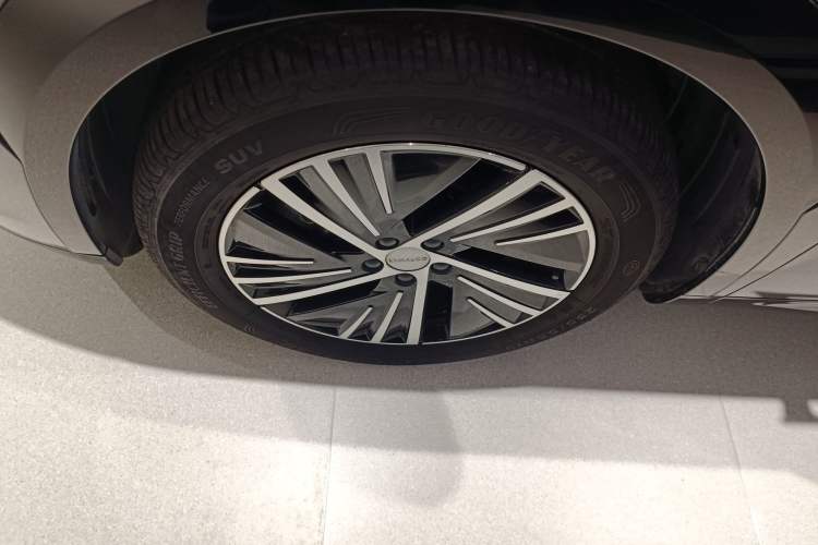 Used Lynk & Co 08 EM-P 2023 245km Ultra-Long Range Halo Left Front Wheel Hub