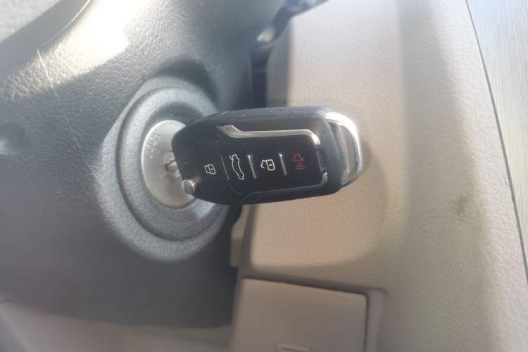 Used Venucia R50 2016 1.6L Automatic Elite Edition
