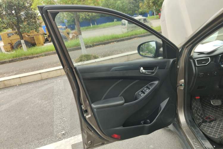 Used Dongfeng Fengon 580 2017 1.5T CVT Comfort Model