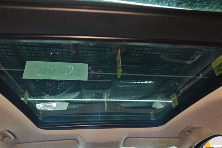 Used Jaguar F-PACE 2018 2.0T Two-Wheel Drive Urban Deluxe Edition Headliner