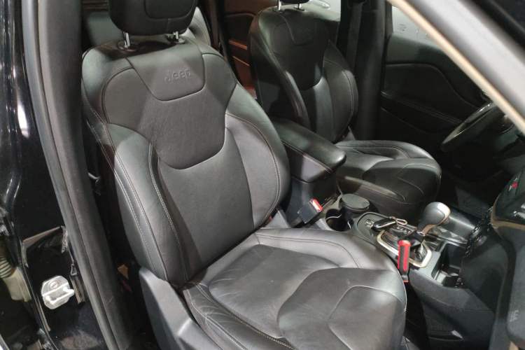 Used Jeep Cherokee 2017 2.4L Leading Edition