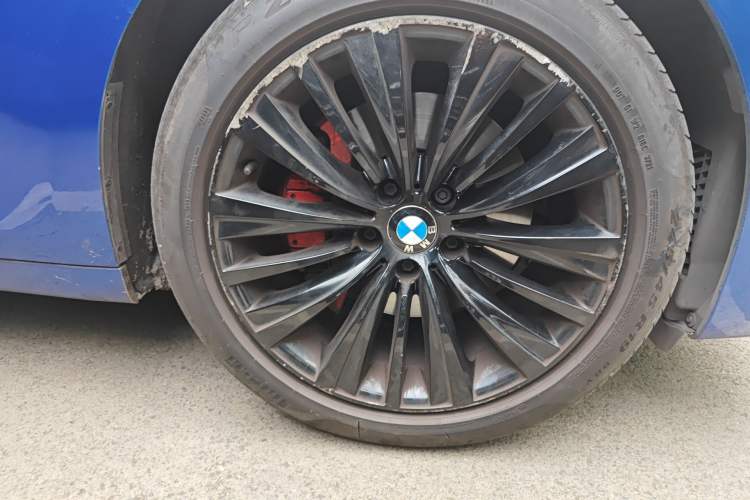 Used BMW 5 Series GT 2014 535i Luxury Edition Right Front Wheel Hub