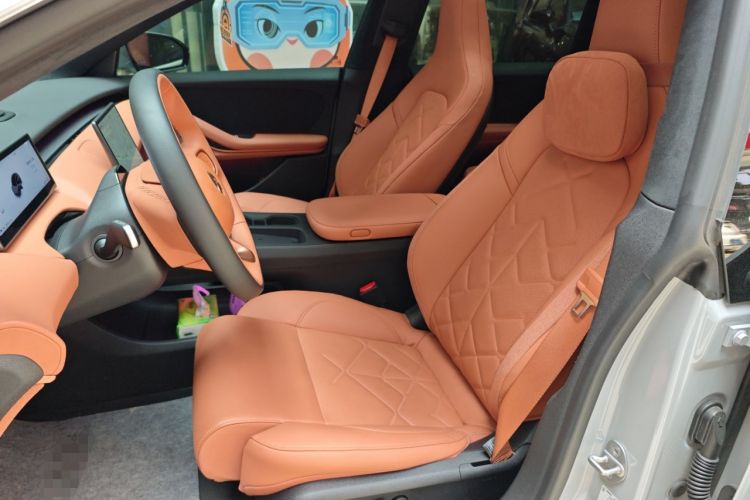 Used Nio ET5 2024 75 kWh Left Front Seat