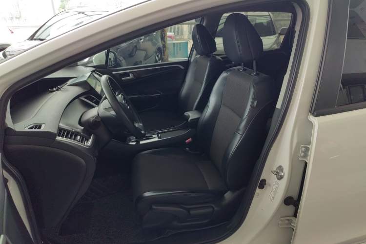 Used Honda Jade 2017 1.8L automatic Comfort version 5 seats
