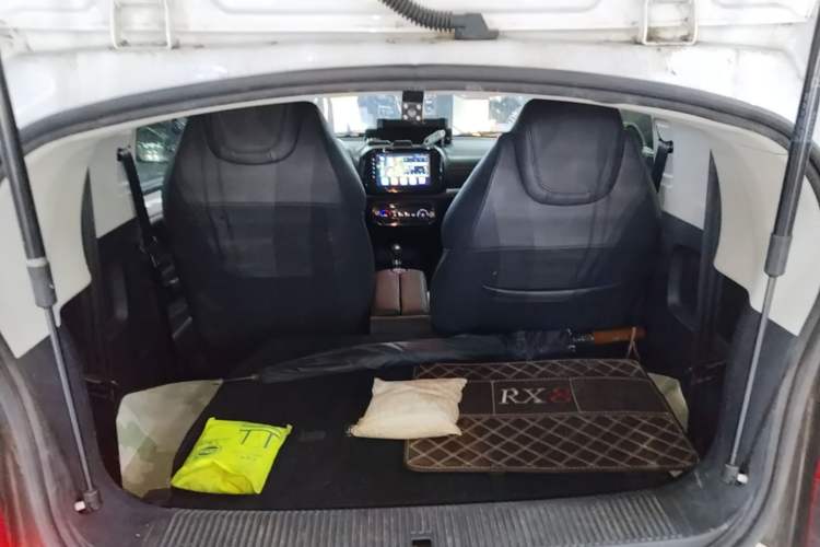 Used Roewe Clever 2021 302 km New Four-Seater Super-Efficient Version