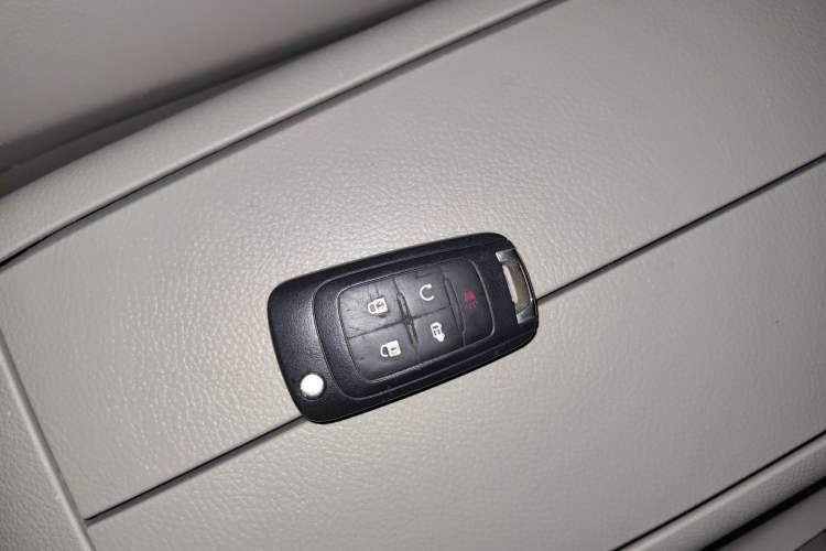 Used Buick GL8 2018 28T Luxury Model China VI Standard
