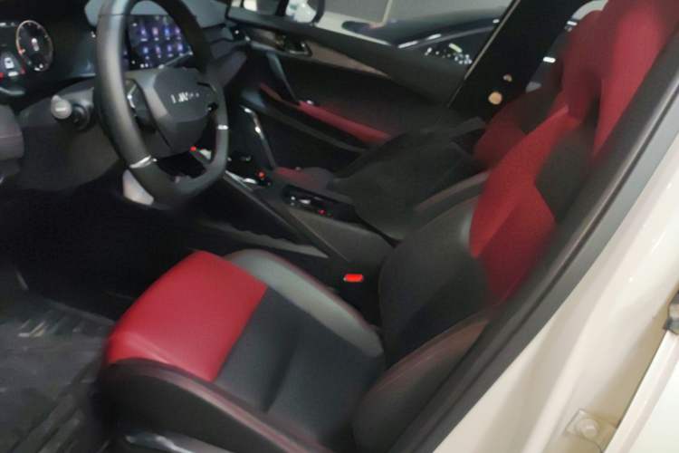 Used Lynk & Co 06 2020 1.5T JinPro model