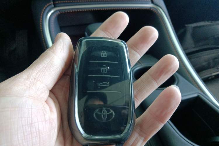 Used Toyota Avalon 2024 Dual-Engine 2.5L XLE Premium Edition
