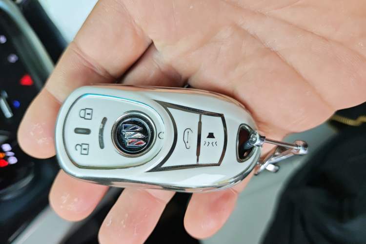 Used Buick GL8 2021 ES Landtrek 653T Comfort Edition
