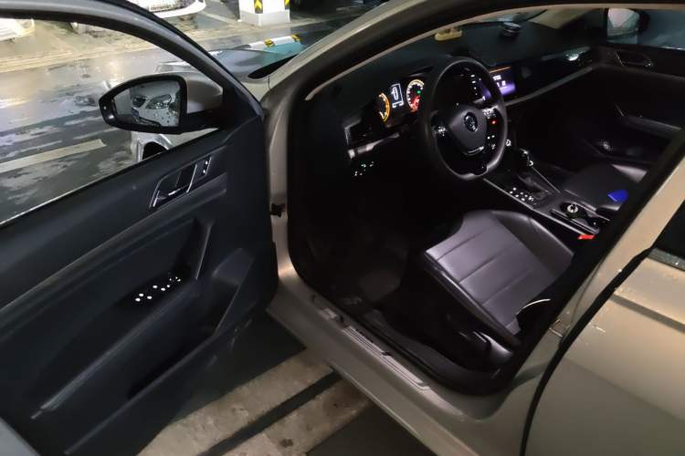 Used Volkswagen Lavida 2019 1.5L Automatic Comfort Edition China VI Standard Driver Seat