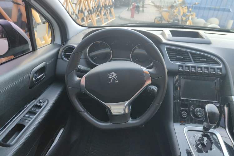 Used Peugeot 3008 2015 1.6THP Automatic Prestige Edition Steering Wheel