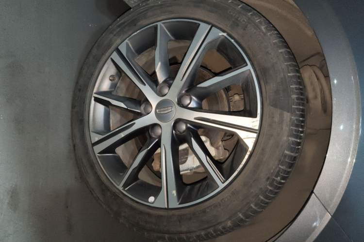 Used Geely Auto Emgrand 2022 4th Generation 1.5L CVT Luxury Model Right Front Wheel Hub