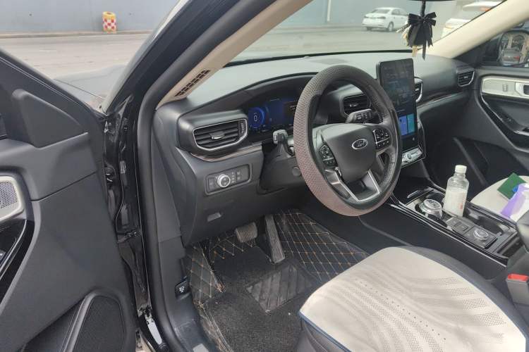 Used Ford Explorer 2020 EcoBoost 285 4x4 Titanium Edition 7-Seater