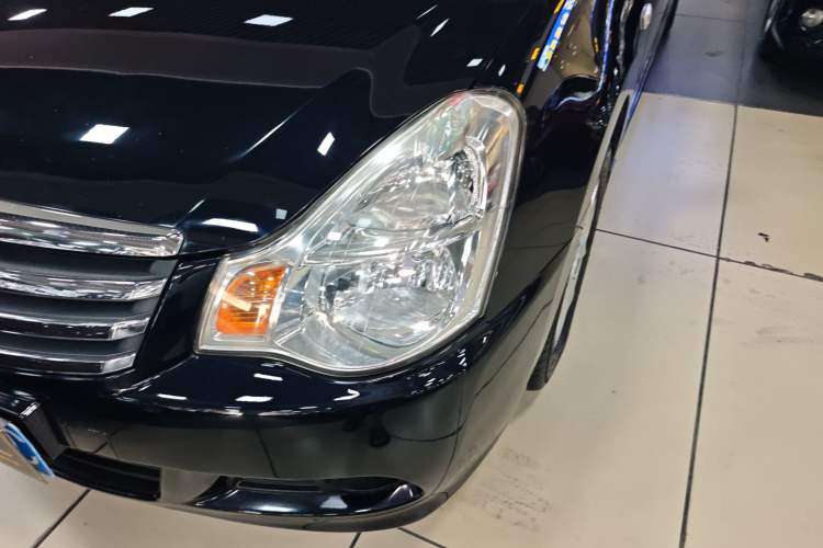 Used Nissan Sylphy 2012 Classic 1.6XE Automatic Comfort Edition Left Front Headlight