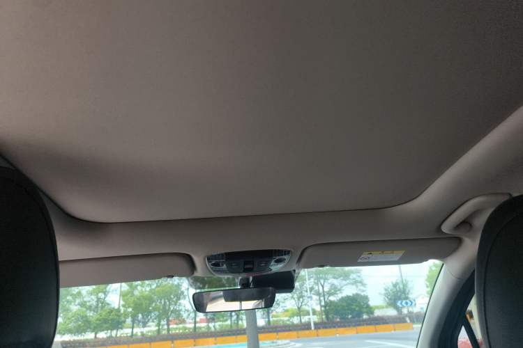 Used Kia Sportage (Chinese Domestic Model) 2023 2.0T Two-Wheel-Drive Prestige Edition
