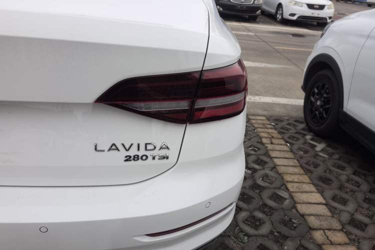 Used Volkswagen Lavida 2022 1.5L Automatic Vision Edition Right Rear Taillight