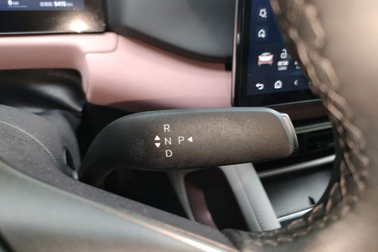 Used BYD Yuan UP 2025 Intelligent Driving Version 401 km Beyond-Range Edition