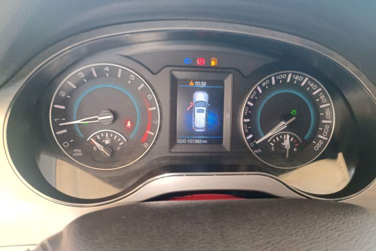 Used Haval H2 2014 1.5T Manual Two-Wheel Drive Elite Edition Instrument Cluster