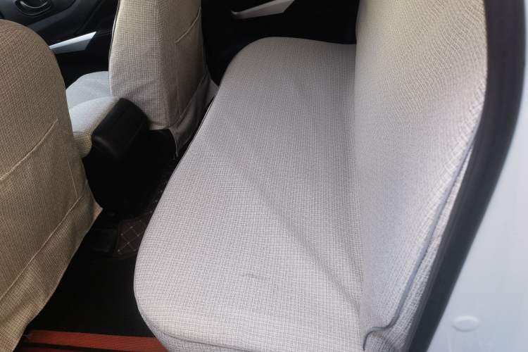 Used Nissan Navara 2017 2.5L Automatic 2WD Luxury Edition QR25