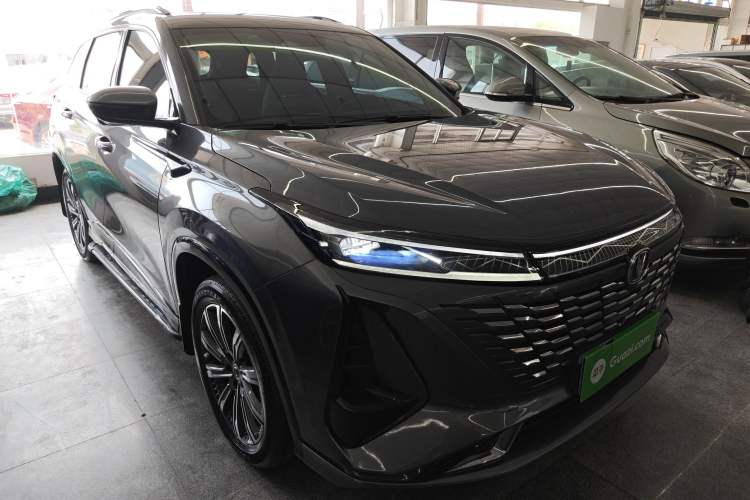 Used CHANGAN CS75 PLUS 2023 3rd Generation 1.5T Automatic Pilot Model Front Right 45 Deg