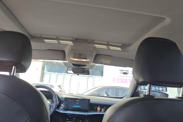 Used MG 5 2022 180 DVVT CVT Youth Luxury Edition Headliner