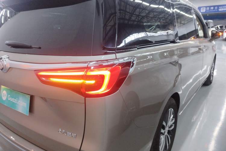 Used Buick GL8 2022 ES Landtrek 653T Comfort Edition