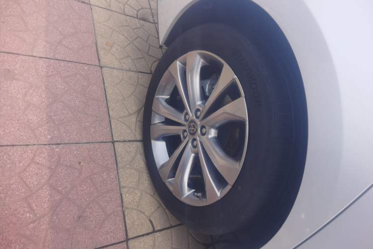 Used Toyota SIENNA 2023 2.5L Hybrid Deluxe Edition