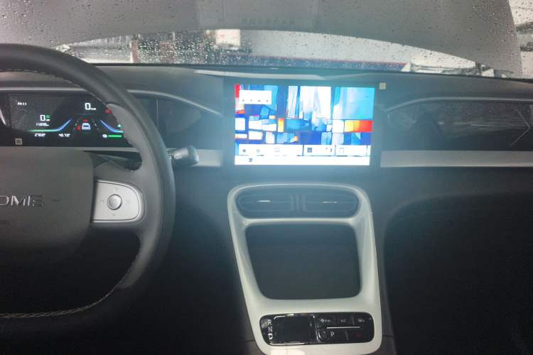 Used Geely Galaxy Geome 2025 310km Youth Edition Audio And AC Panel