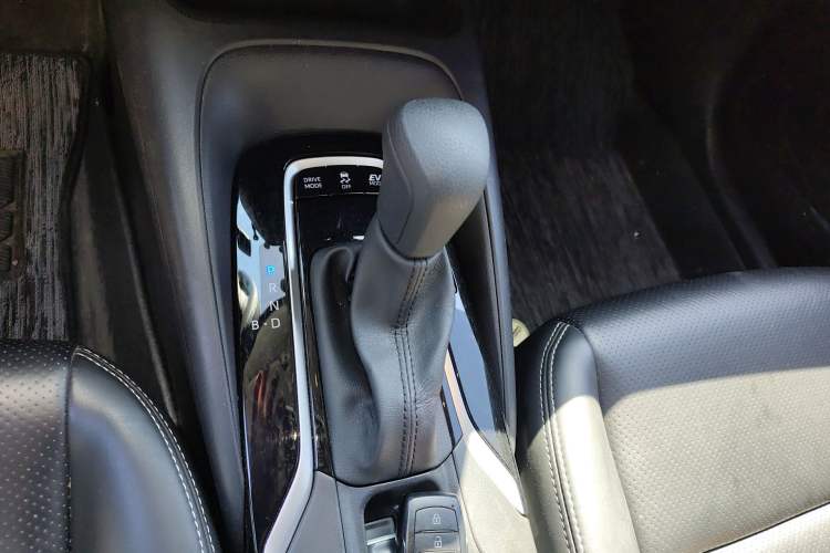 Used Toyota Corolla 2023 1.8L Smart Electric Hybrid Dual-Motor Pioneer Edition Gear Lever