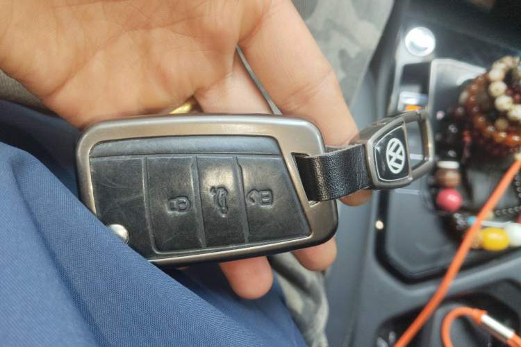 Used Volkswagen Tiguan L 2019 330TSI Automatic Two-Wheel Drive Smart Luxury Version China VI Standard Vehicle Key