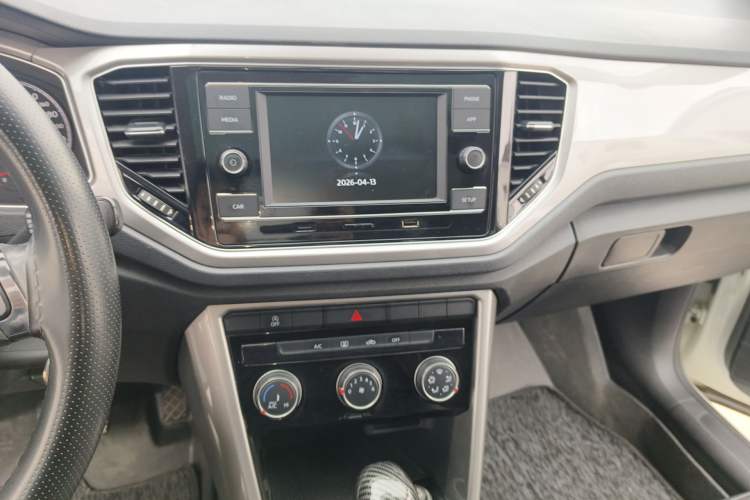 Used Volkswagen T-ROC 2020 230TSI DSG Two-Wheel Drive Advanced Version Audio And AC Panel