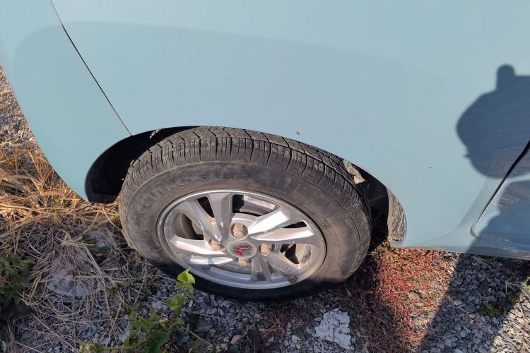 Used Wuling Hongguang MINIEV 2021 Macaron Sandwich Model 120 km Lithium Iron Phosphate Right Rear Wheel Hub