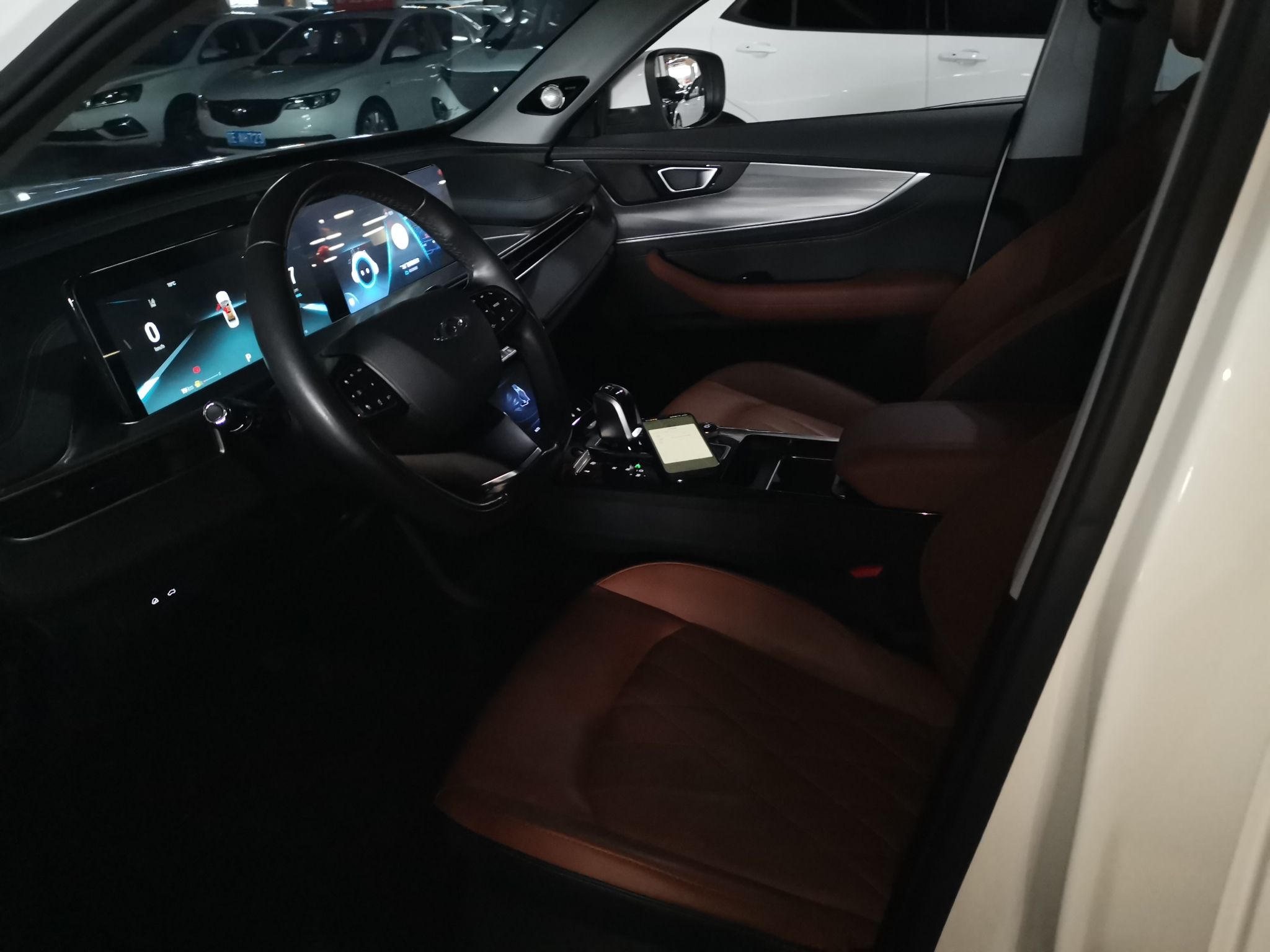 المقاعد الأمامية داخل السيارة