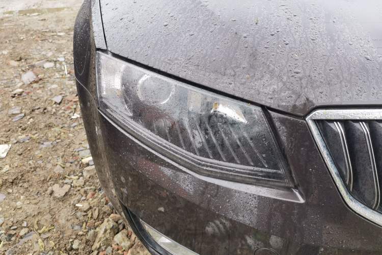 Used Skoda Octavia 2015 1.6L Automatic Yijie Edition Right Front Headlight