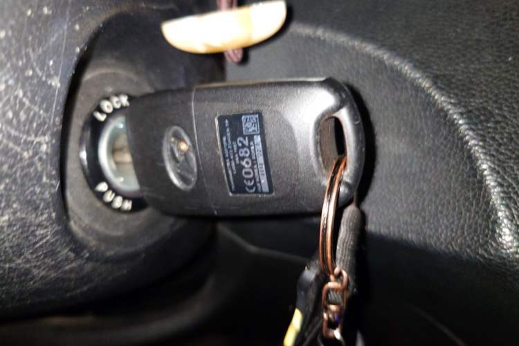 Used Hyundai Sonata 2011 2.0L Automatic Leading Edition Vehicle Key