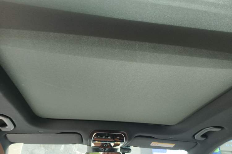 Used Mercedes-Benz GLC 2024 Facelifted GLC 260 L 4MATIC Luxury Version 5 Seats