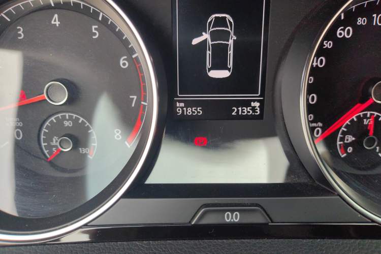 Used Volkswagen Golf 2016 1.4TSI Manual R-Line Odometer Close Up