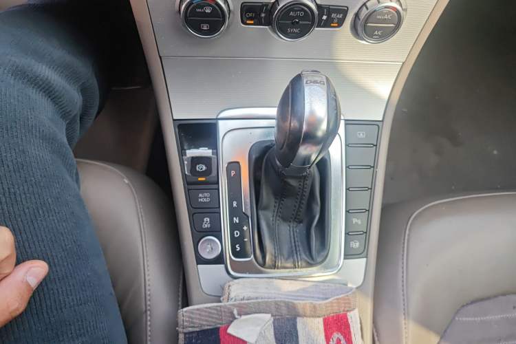 Used Volkswagen Magotan 2012 Facelift 1.8TSI Prestige Model Gear Lever