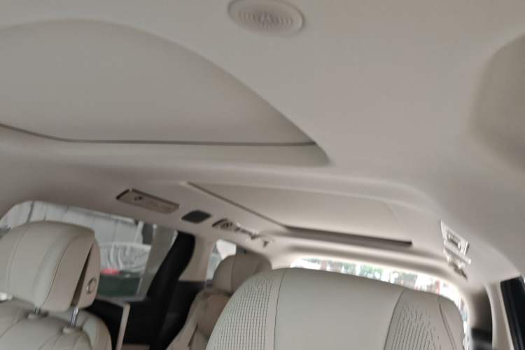 Used Denza D9 2025 DM-i Intelligent Drive 1020 Four-Wheel Drive Prestige Model
