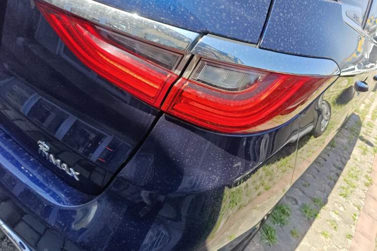 Used BYD Song MAX 2018 1.5T Automatic Smart Connect Elite Model with 6 Seats Right Rear Taillight